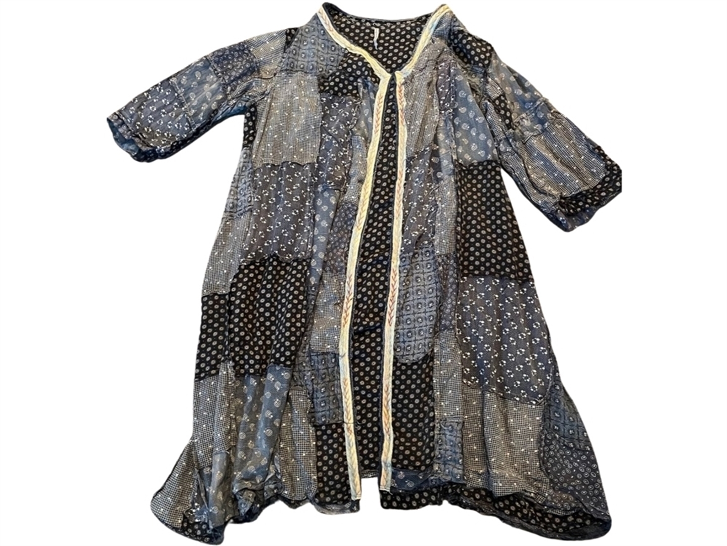 Lightweight patchwork kimono with embroidery