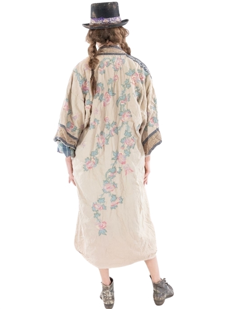 Floral Embroidered Sinchu Kimono